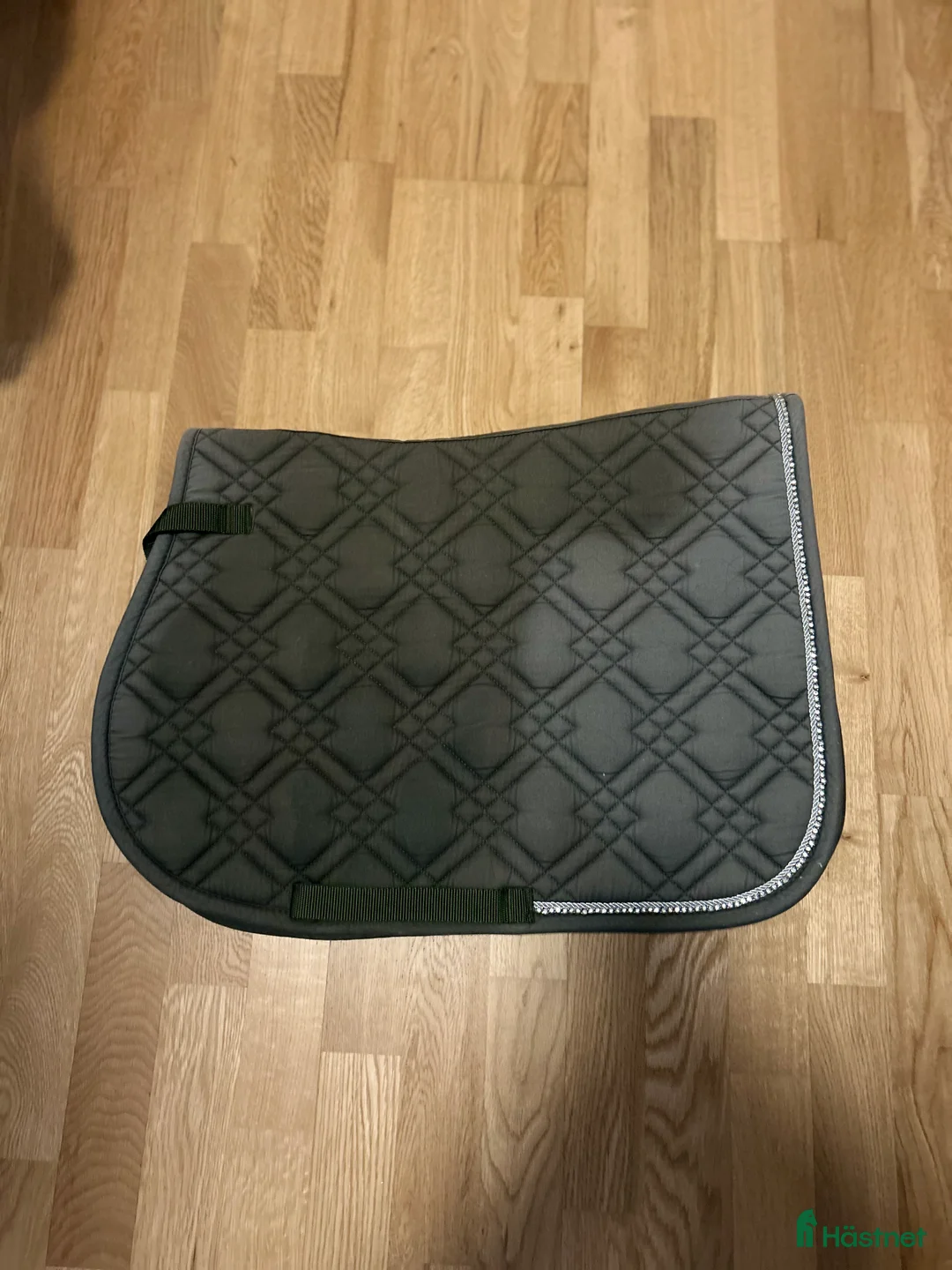 Schabrak & Vojlockar hästutrustning till salu: Säljer Fairfield schabrak i Hovås - Annons 1