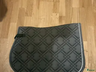 Schabrak & Vojlockar hästutrustning Säljer Fairfield schabrak i Hovås - Annons 6