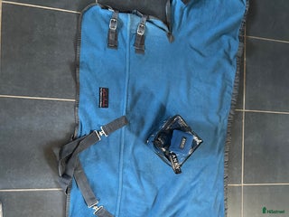 Täcken hästutrustning till salu: Fleecetäcken med hals och Anky lindor i Vellinge - Annons 14