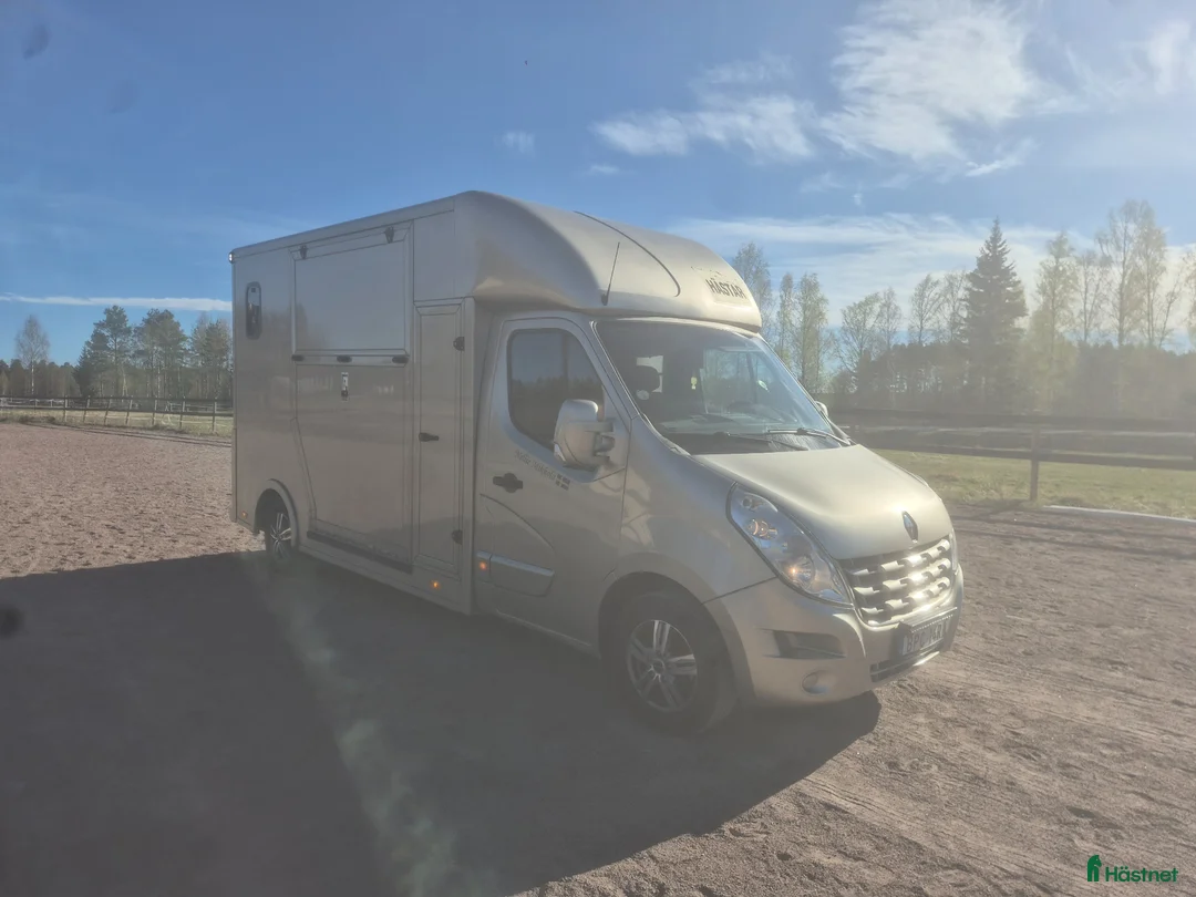 Hästlastbilar  fordon & transport till salu: Renault Master B-kortsbuss 985 kg lastvikt 6sits i Falun - Annons 2