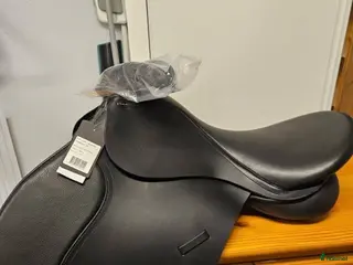 Sadlar hästutrustning Fairfield ny allround 17” - Annons 2