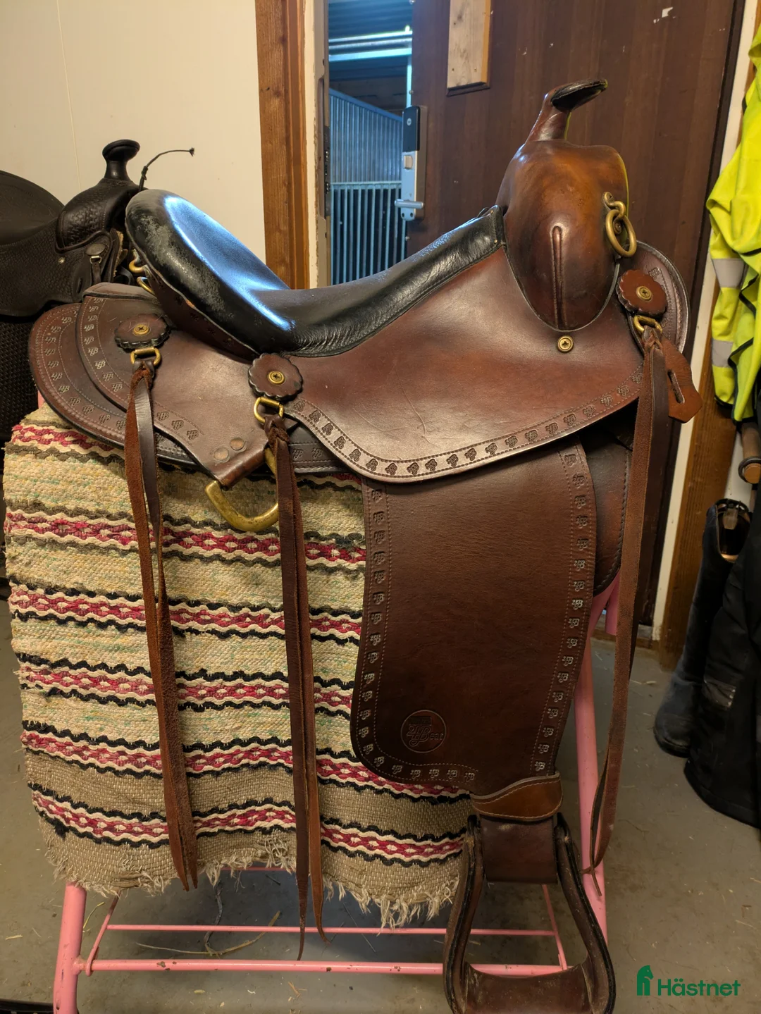 Sadlar hästutrustning till salu: Westernsadel 15 tum i Dvärsätt - Annons 1