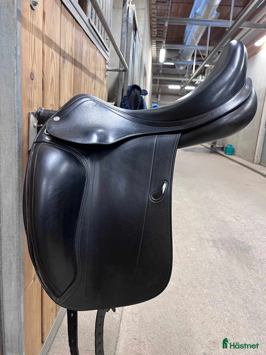 Sadlar hästutrustning till salu: Dressyrsadel Equipe Emporio  - Annons 1