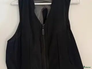 Säkerhetsvästar ryttarutrustning till salu: Freejump säkerhetsväst medium i Rörbäcksnäs - Annons 2