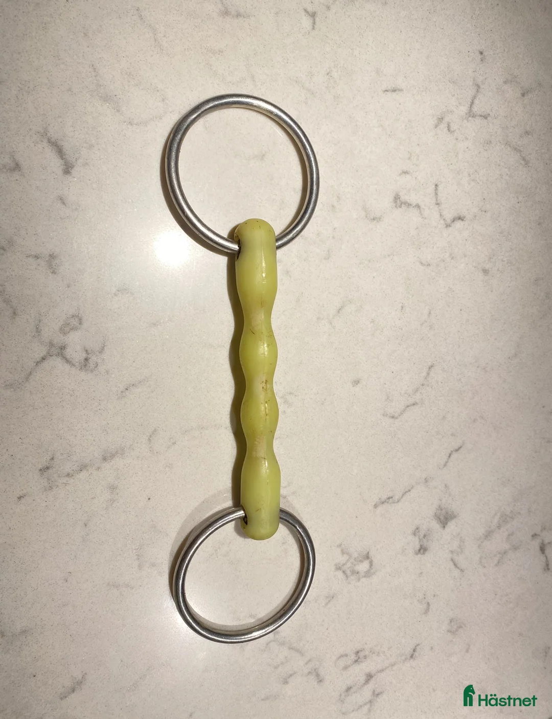 Bett hästutrustning till salu: Äppelbett i Färjestaden - Annons 1