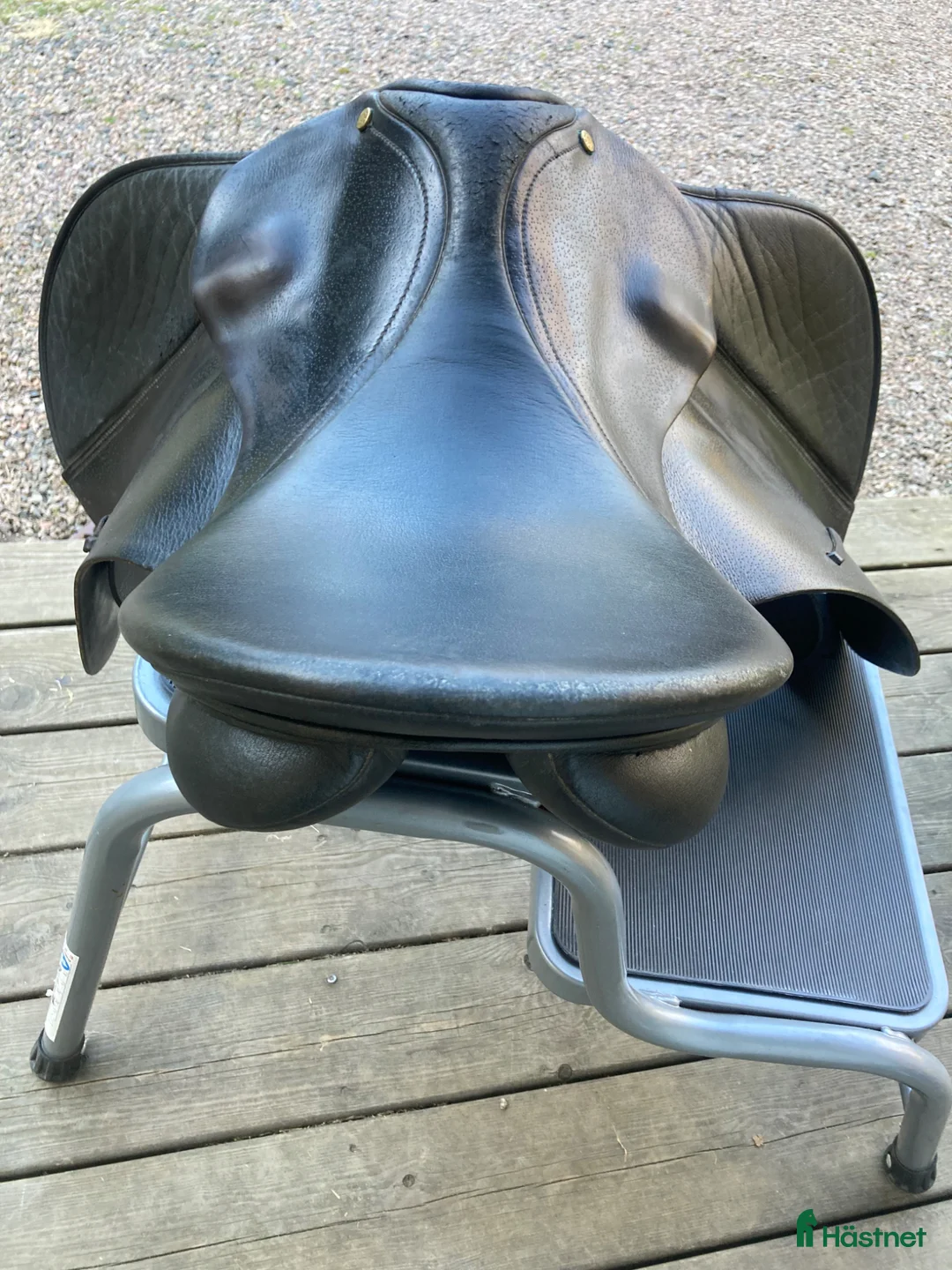 Sadlar hästutrustning till salu: Butet hoppsadel äldre modell - Annons 2
