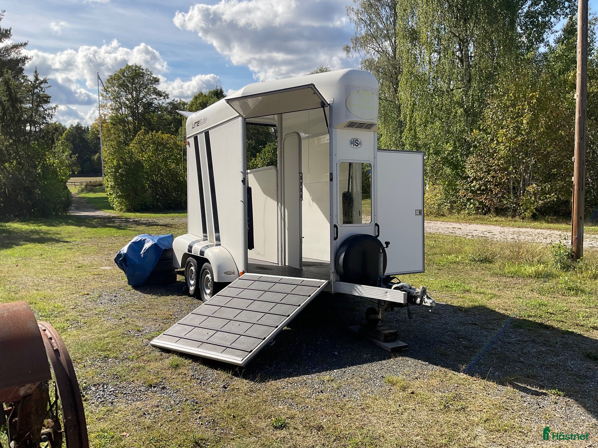 Hästtransporter  fordon & transport till salu: UME-släpet Ba-45 front-baklastning - Annons 1