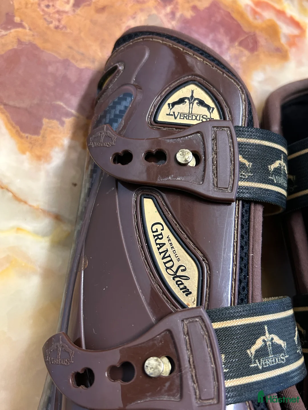 Benskydd hästutrustning till salu: Versus Grand slam benskydd i fint skick. - Annons 2