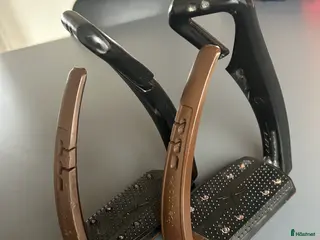 Stigbyglar hästutrustning Freejump Soft Up - Annons 1