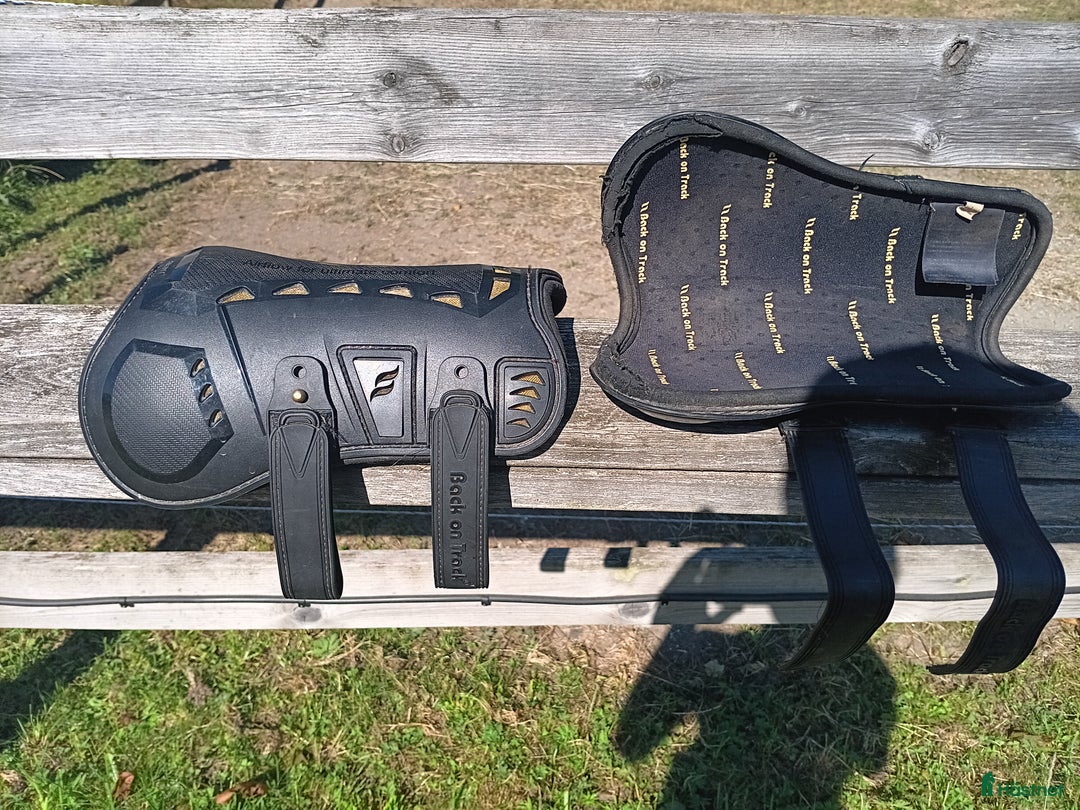 Benskydd hästutrustning till salu: Back on track Airflow senskydd i Borås - Annons 1