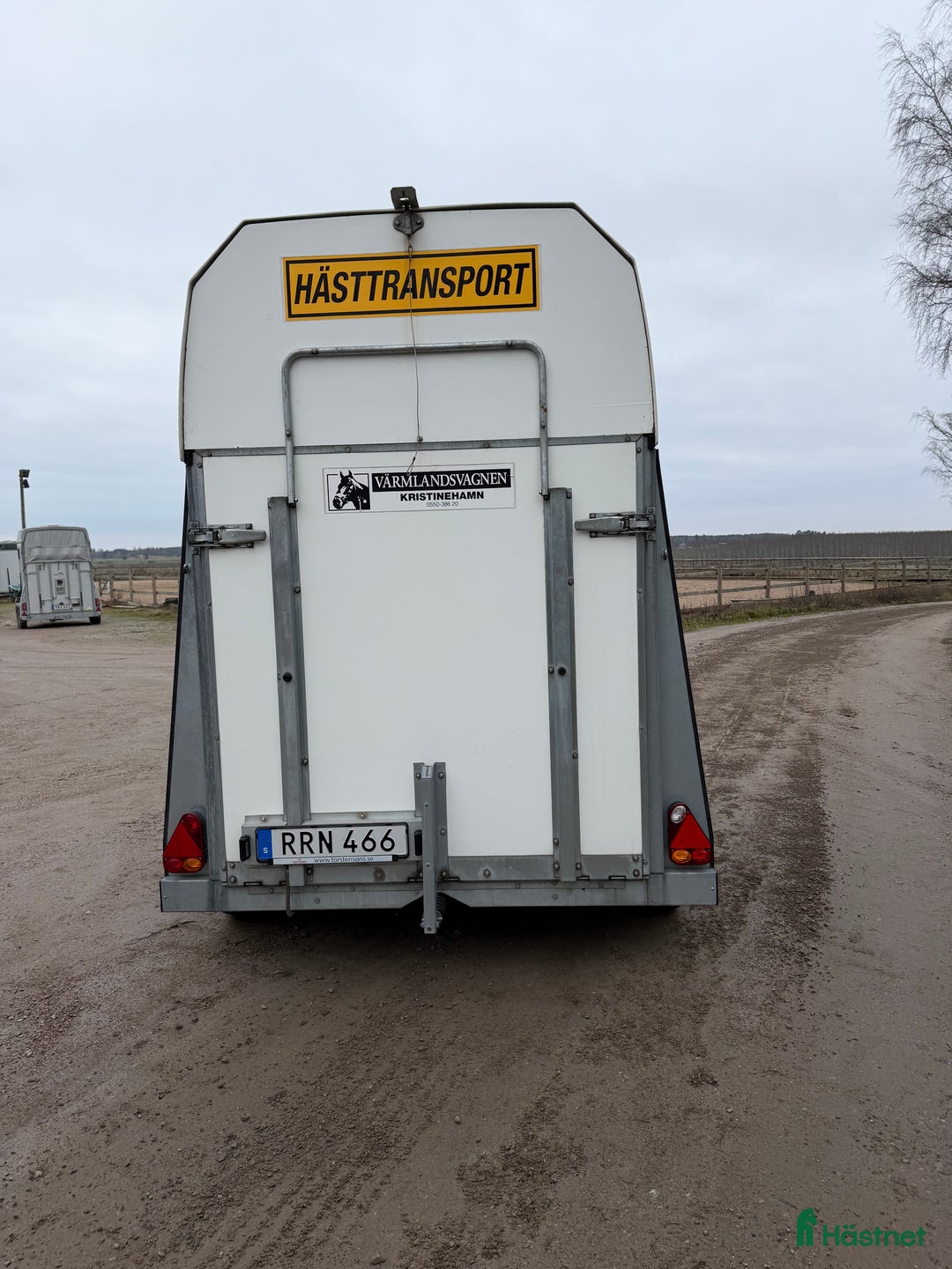 Hästtransporter  fordon & transport till salu: Värmlandsvagen-17 Kompositgolv nya väggar  i Västerås - Annons 5