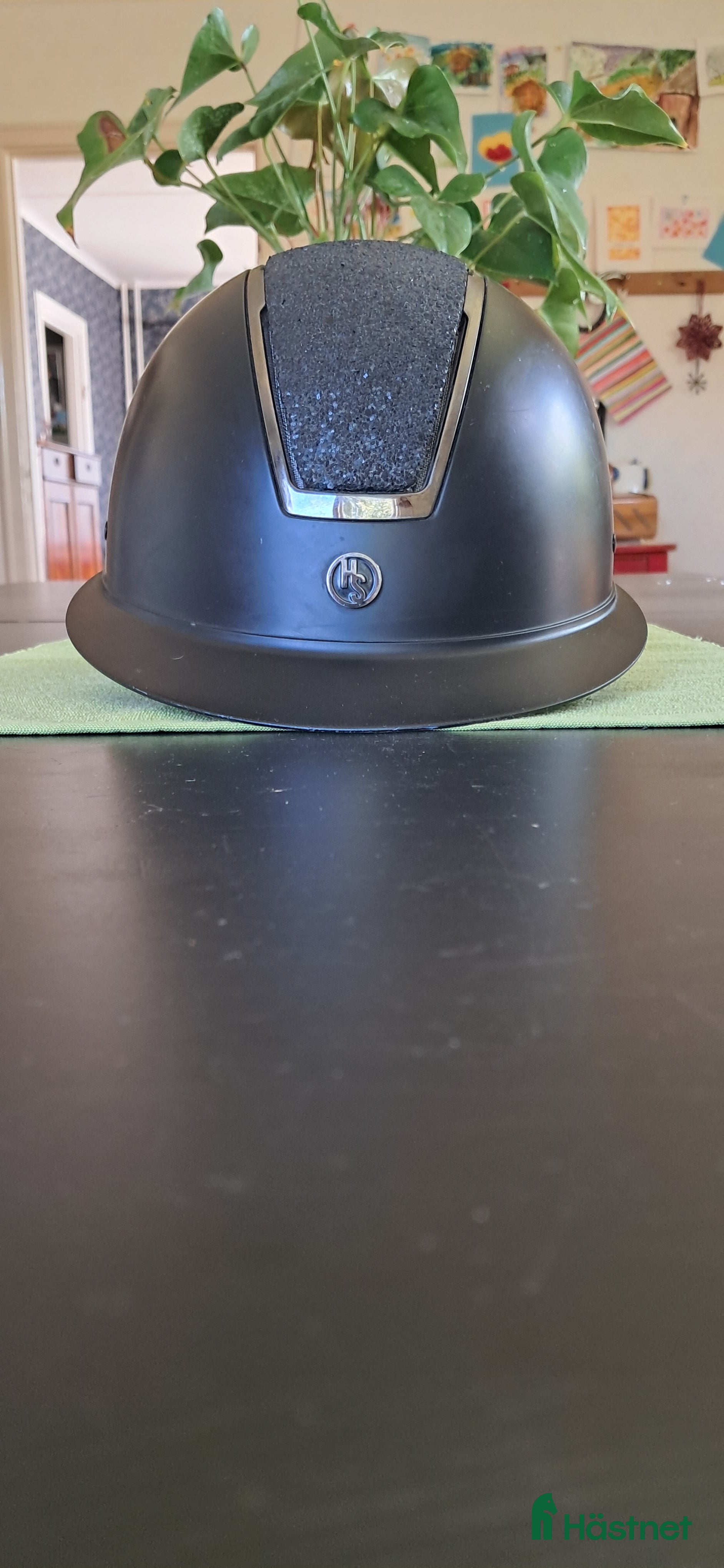 Hjälmar ryttarutrustning till salu: Snygg hansbosport hjälm🤩 i Mjölby - Annons 3