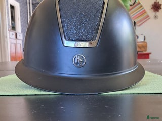 Hjälmar ryttarutrustning till salu: Snygg hansbosport hjälm🤩 i Mjölby - Annons 5