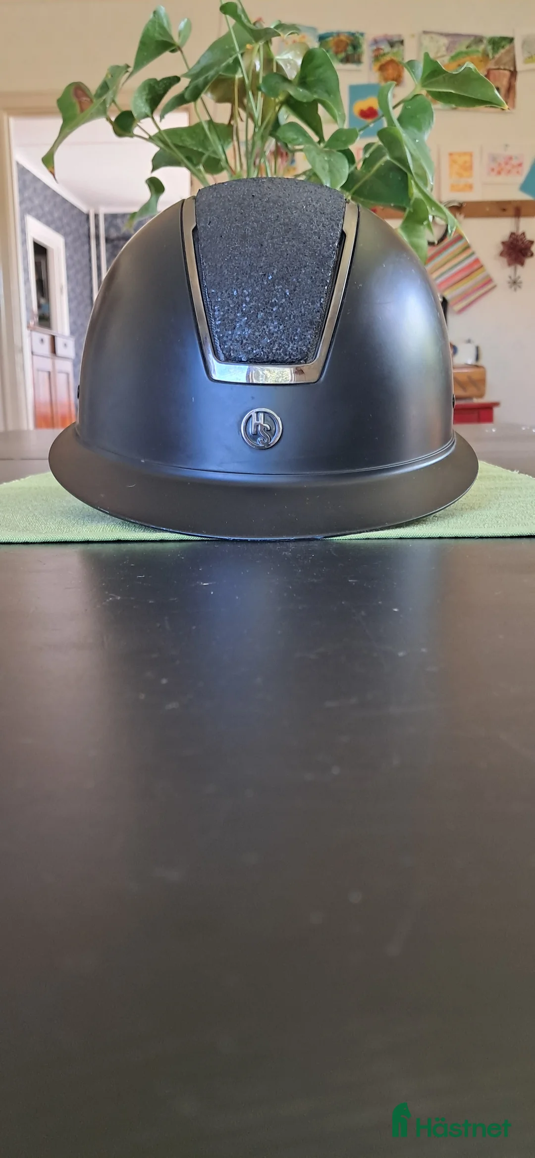 Hjälmar ryttarutrustning till salu: Snygg hansbosport hjälm🤩 i Mjölby - Annons 1