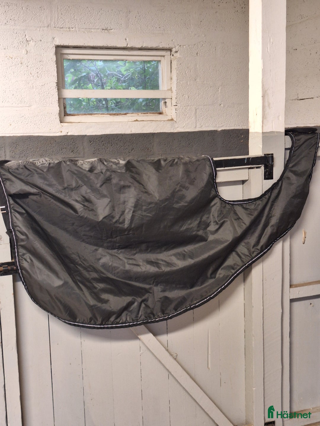 Täcken hästutrustning till salu: Regntät ländtäcke i Sturkö - Annons 2