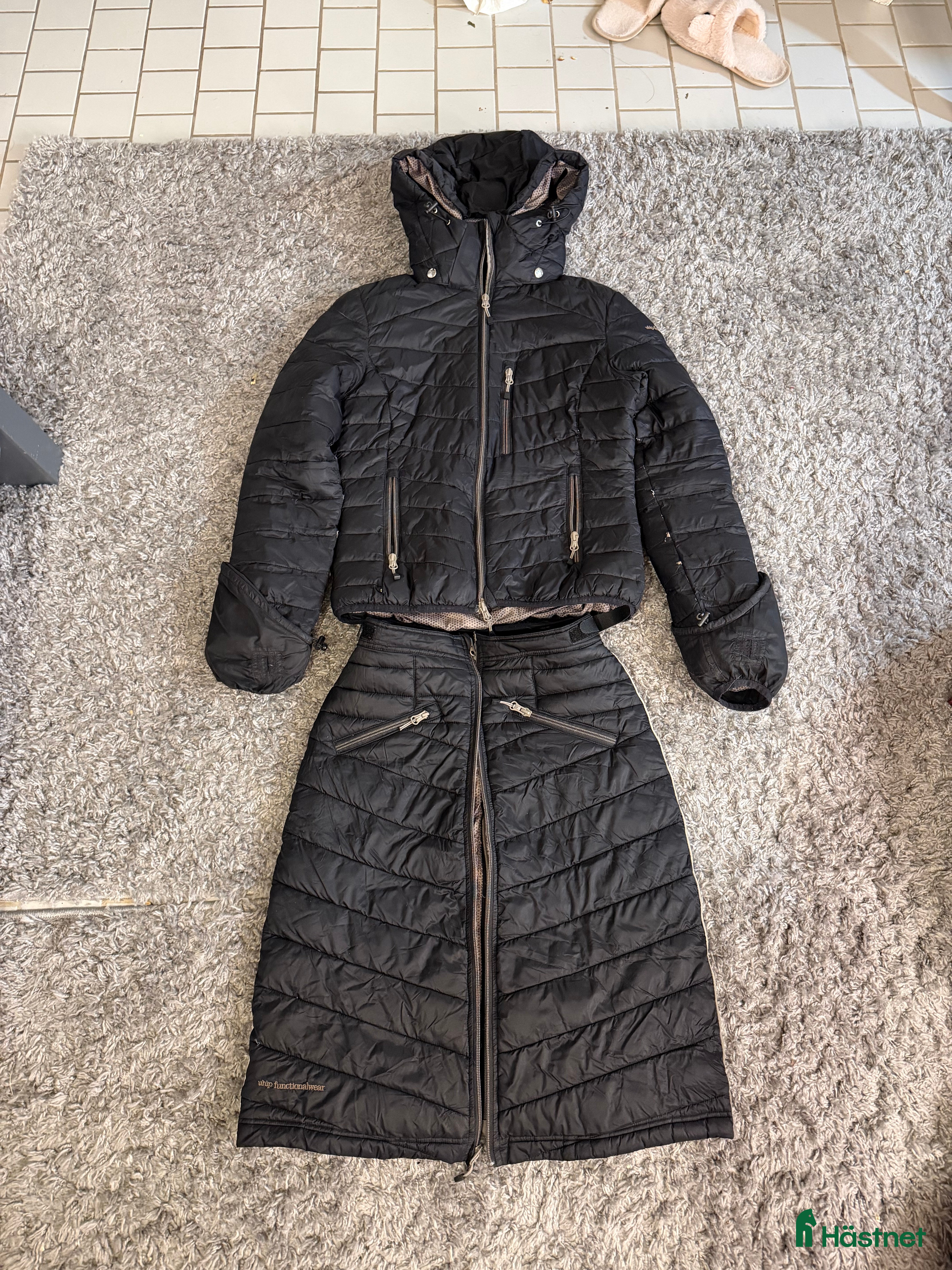 Jackor & Kavajer ryttarutrustning till salu: Uhip jacka och kjol - Annons 1