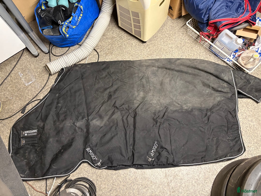 Täcken hästutrustning till salu: Horseware utetäcke 145 cm  i Västerhaninge - Annons 1