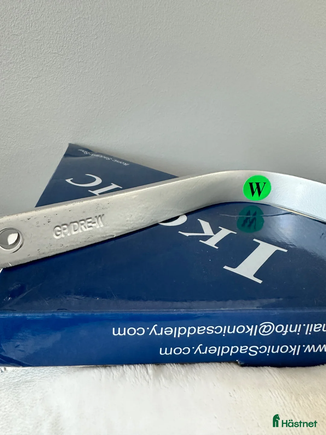 Sadeltillbehör hästutrustning till salu: Ikonic koppjärn dressyr 9010 W - Annons 1