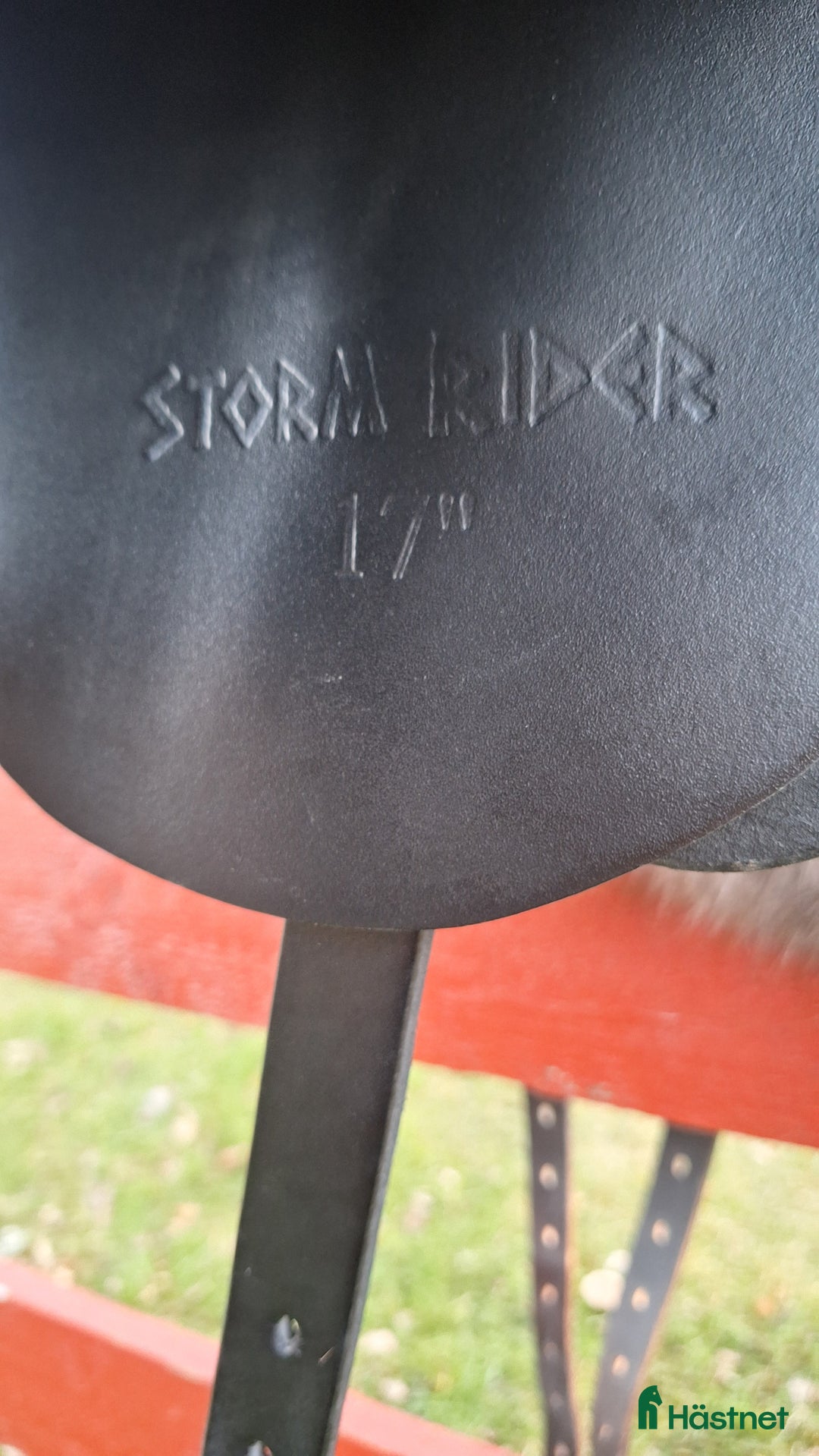 Sadlar hästutrustning till salu: Storm Rider i nyskick! i Vikingstad - Annons 5