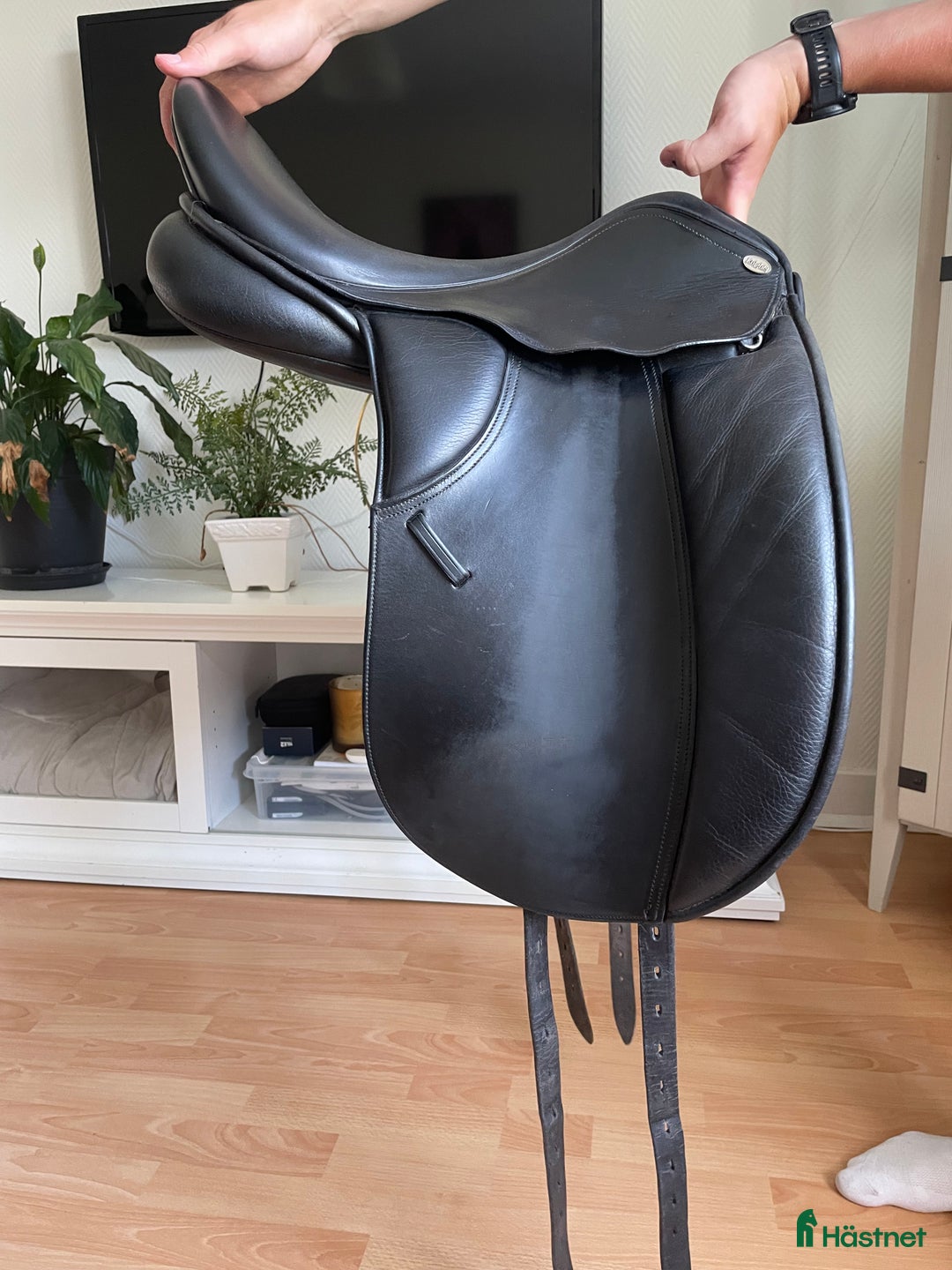 Sadlar hästutrustning till salu: 🐴 Knight Dressyrsadel 17” – MW, omvärmbar bom i Västerhaninge - Annons 1