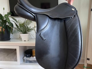 Sadlar hästutrustning till salu: 🐴 Knight Dressyrsadel 17” – MW, omvärmbar bom i Västerhaninge - Annons 2