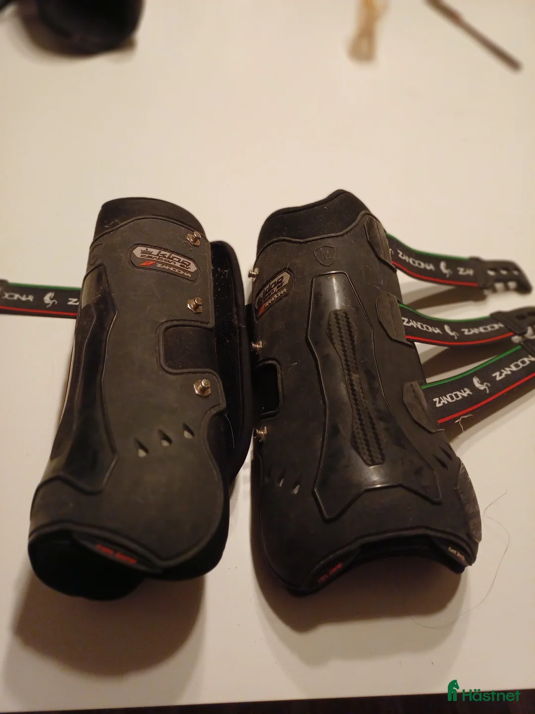 Benskydd hästutrustning till salu: Nya zandona benskydd  - Annons 2