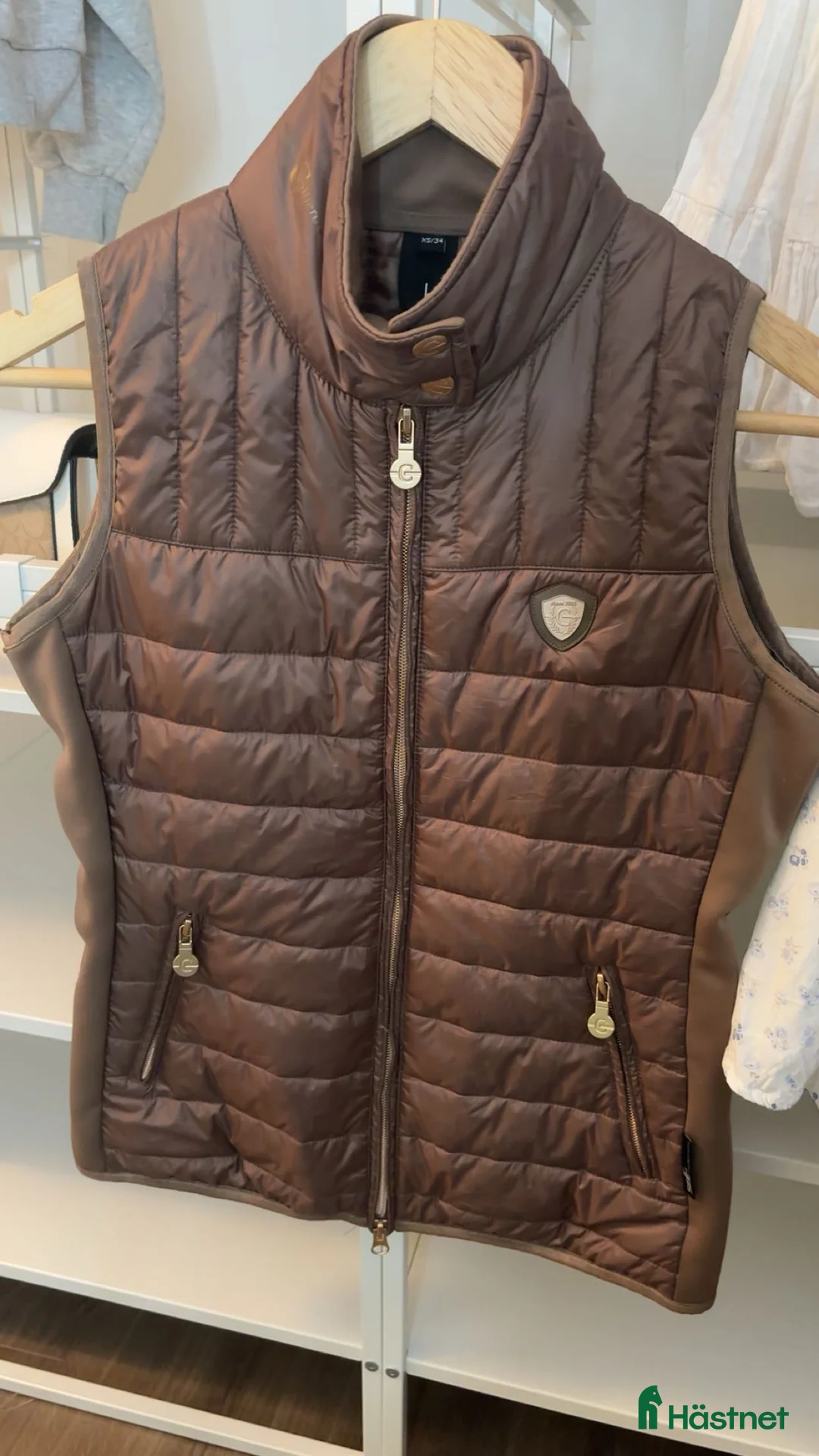 Jackor & Kavajer ryttarutrustning till salu: fin oanvänd väst - Annons 2