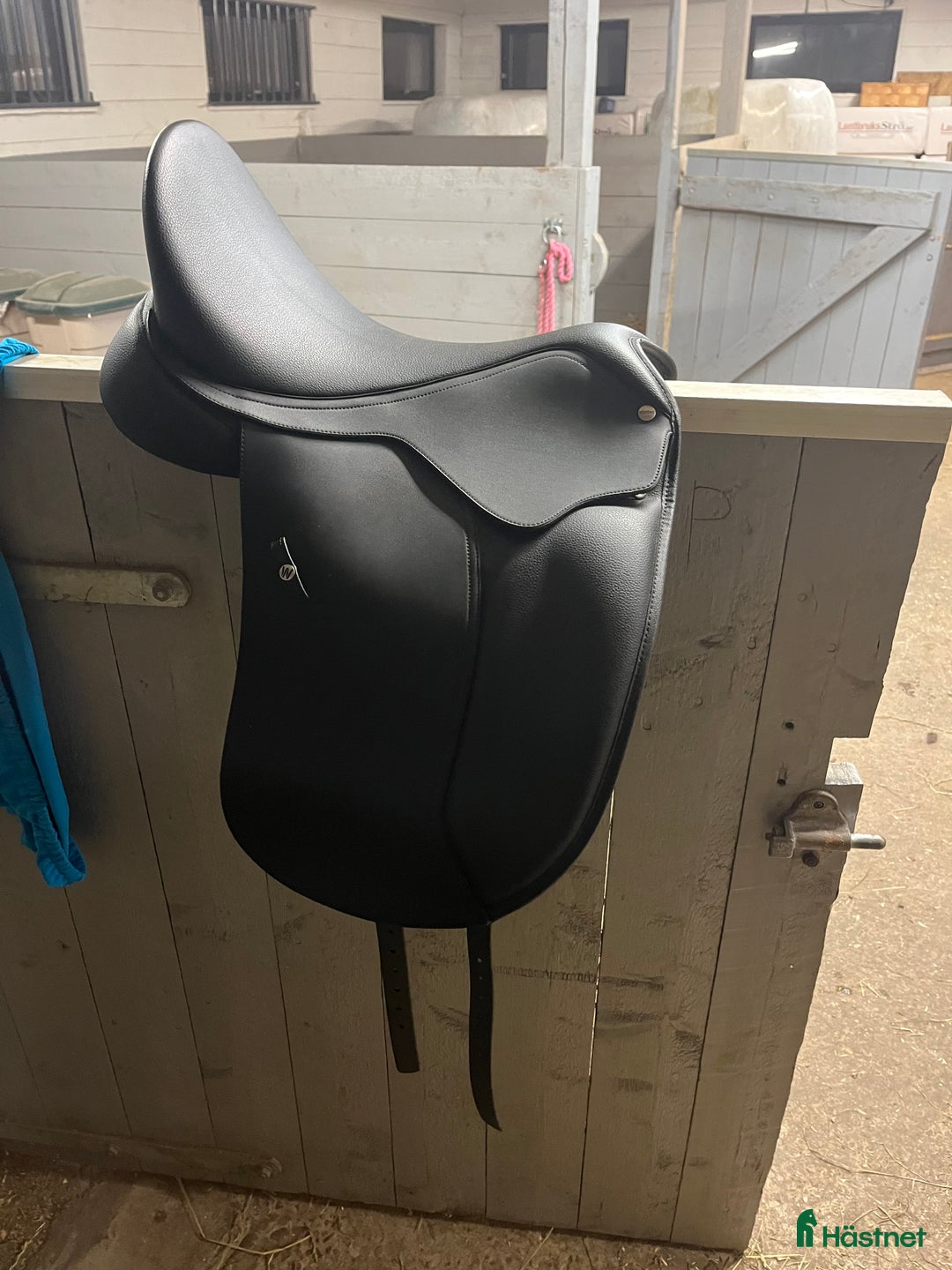 Sadlar hästutrustning till salu: Wintec dressyr syntetsadel  i Landsbro - Annons 7