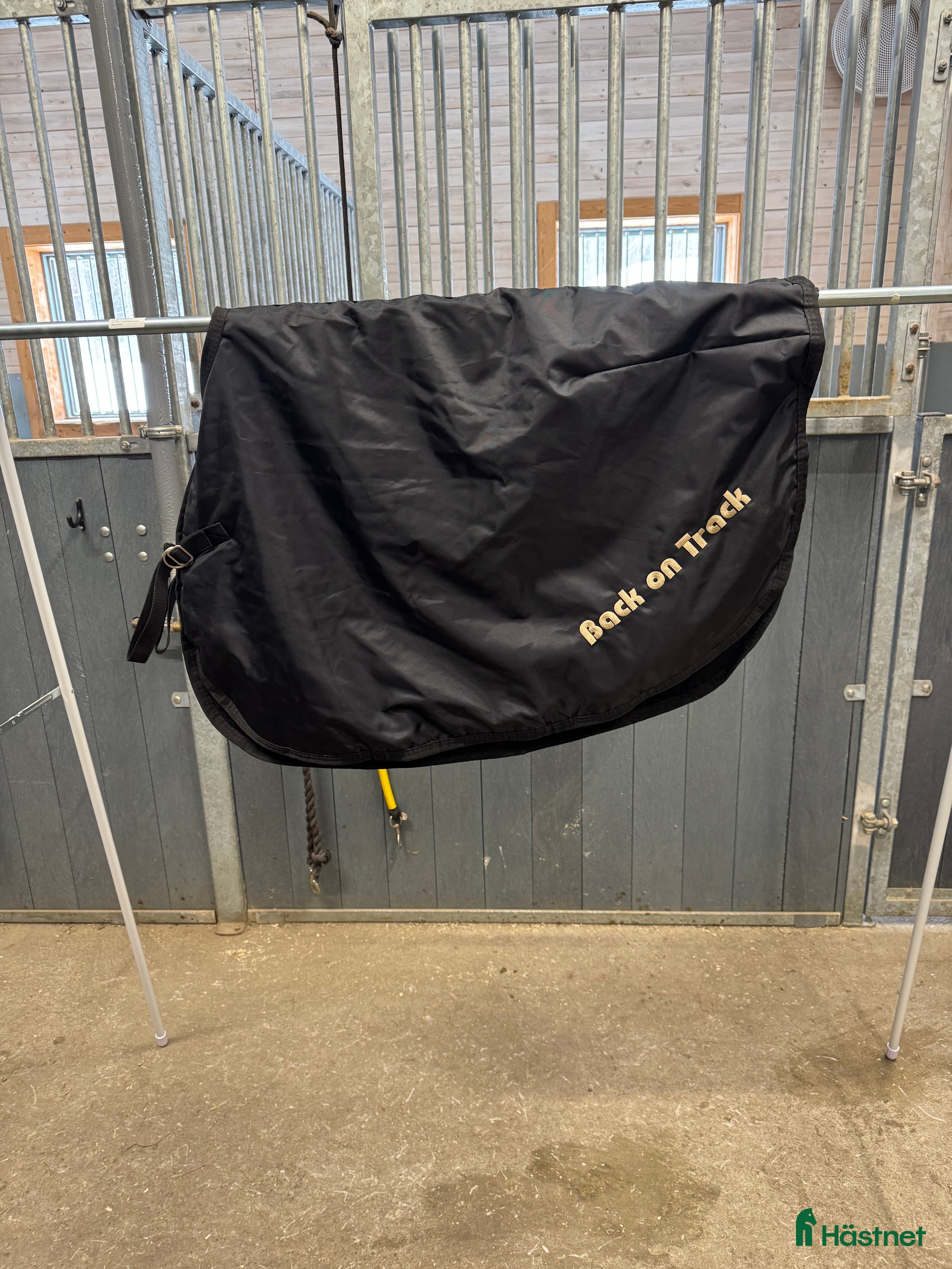 Täcken hästutrustning Back on Track - Annons 4