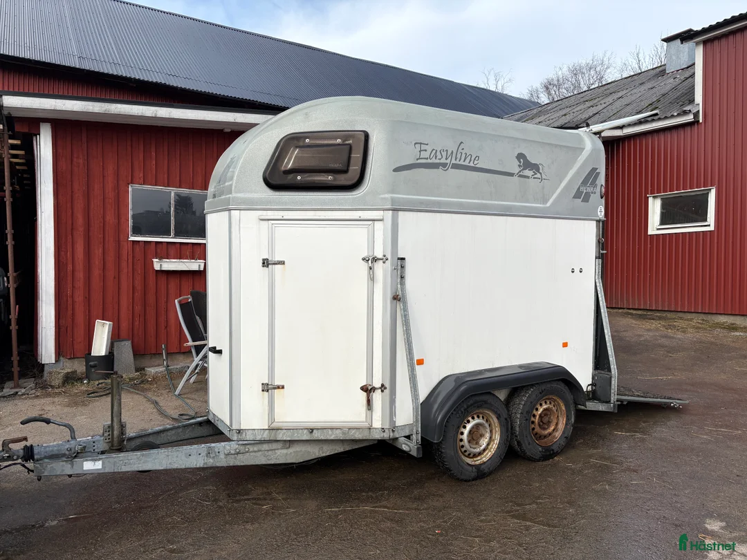 Hästtransporter  fordon & transport till salu: Henra Easyline  - Annons 1