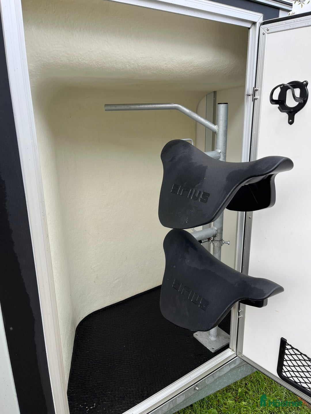 Hästtransporter  fordon & transport till salu: Hästsläpp från Sirius i Staffanstorp - Annons 3