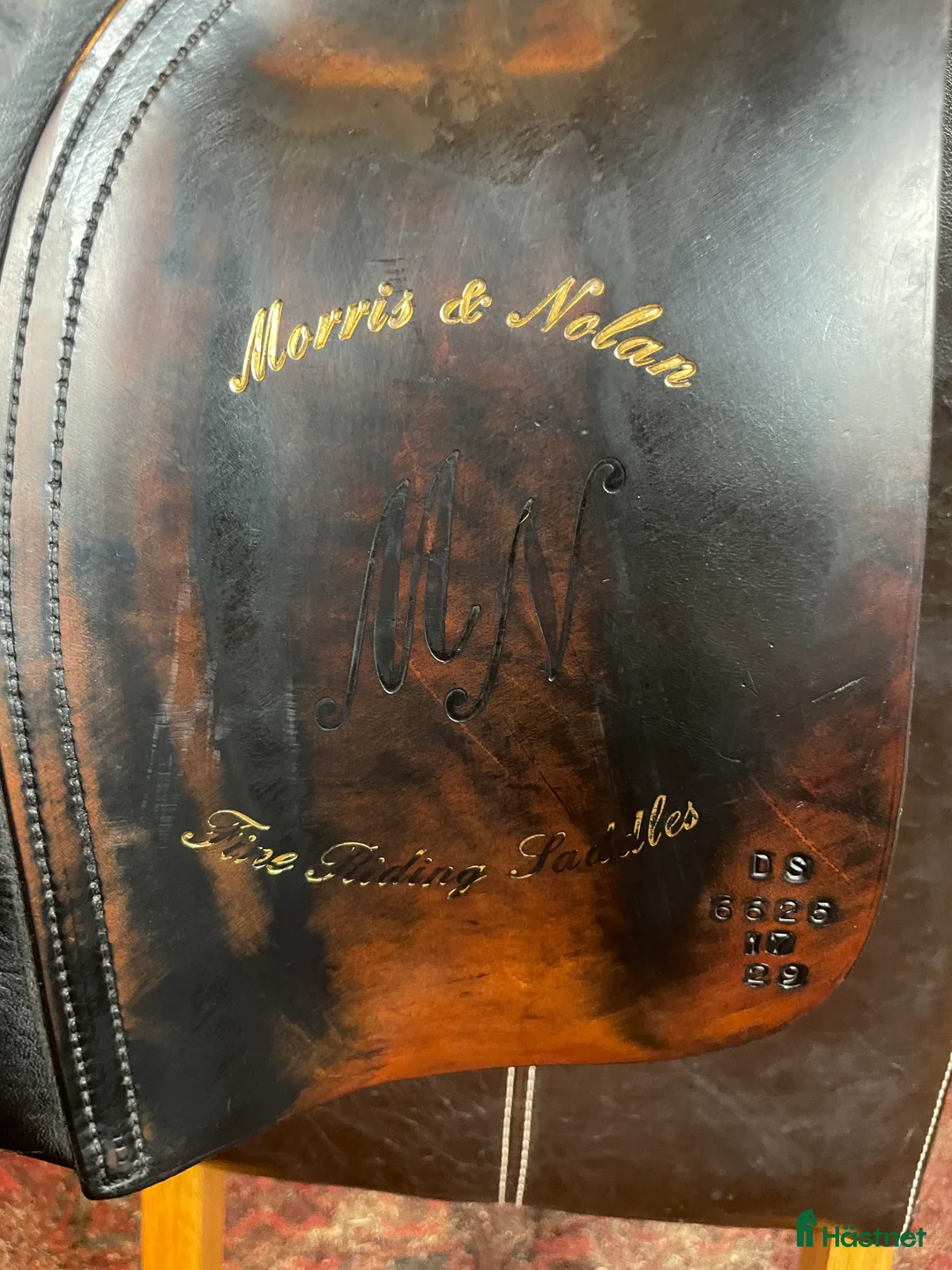 Sadlar hästutrustning till salu: Svart dressyrsadel, 17”, Morris & Nolan i Stenkullen - Annons 6