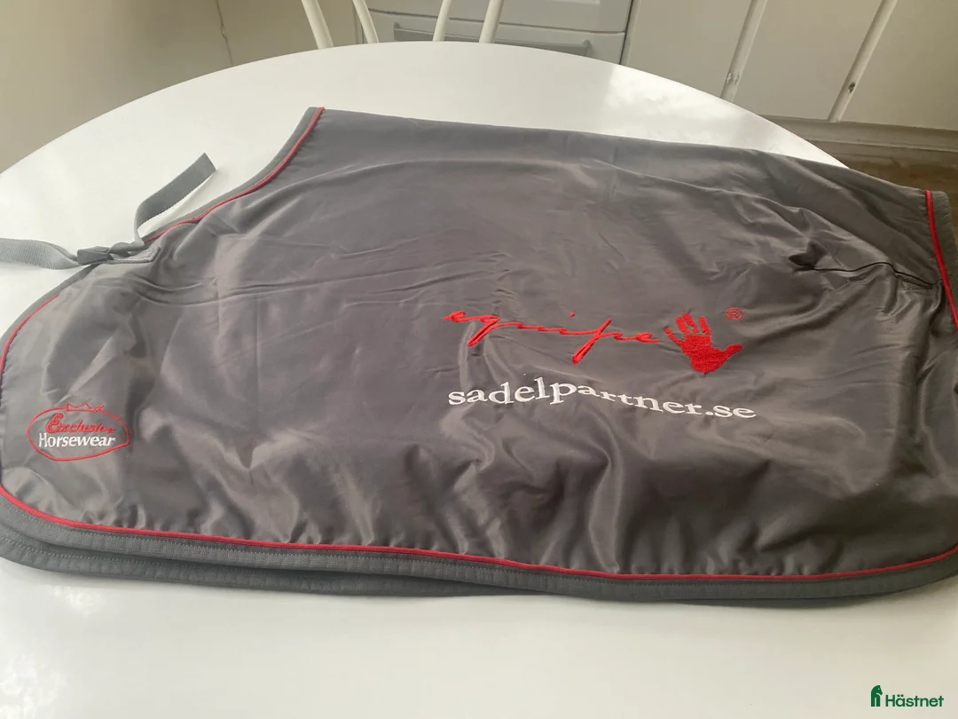 Täcken hästutrustning till salu: Equipe  i Bromma - Annons 1