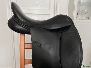 Sadlar hästutrustning Dressyrsadel i Vreta Kloster - Annons 4