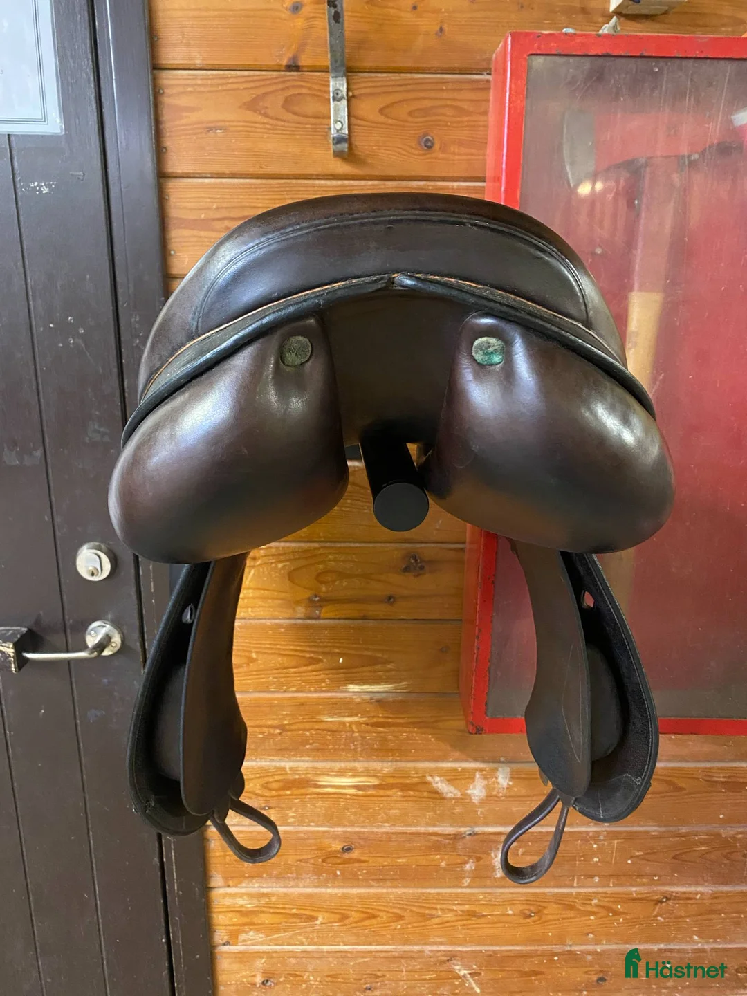 Sadlar hästutrustning till salu: Equipe Linnea hoppsadel i Värmdö - Annons 3