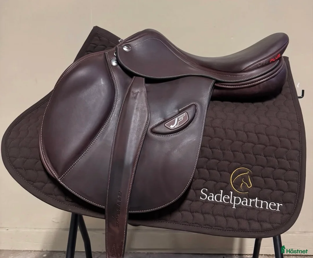 Sadlar hästutrustning till salu: Erreplus JF i Växjö - Annons 1