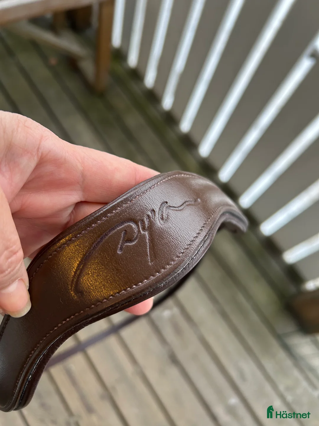 Träns hästutrustning till salu: Dyon nackstycke med käkrem - Annons 1