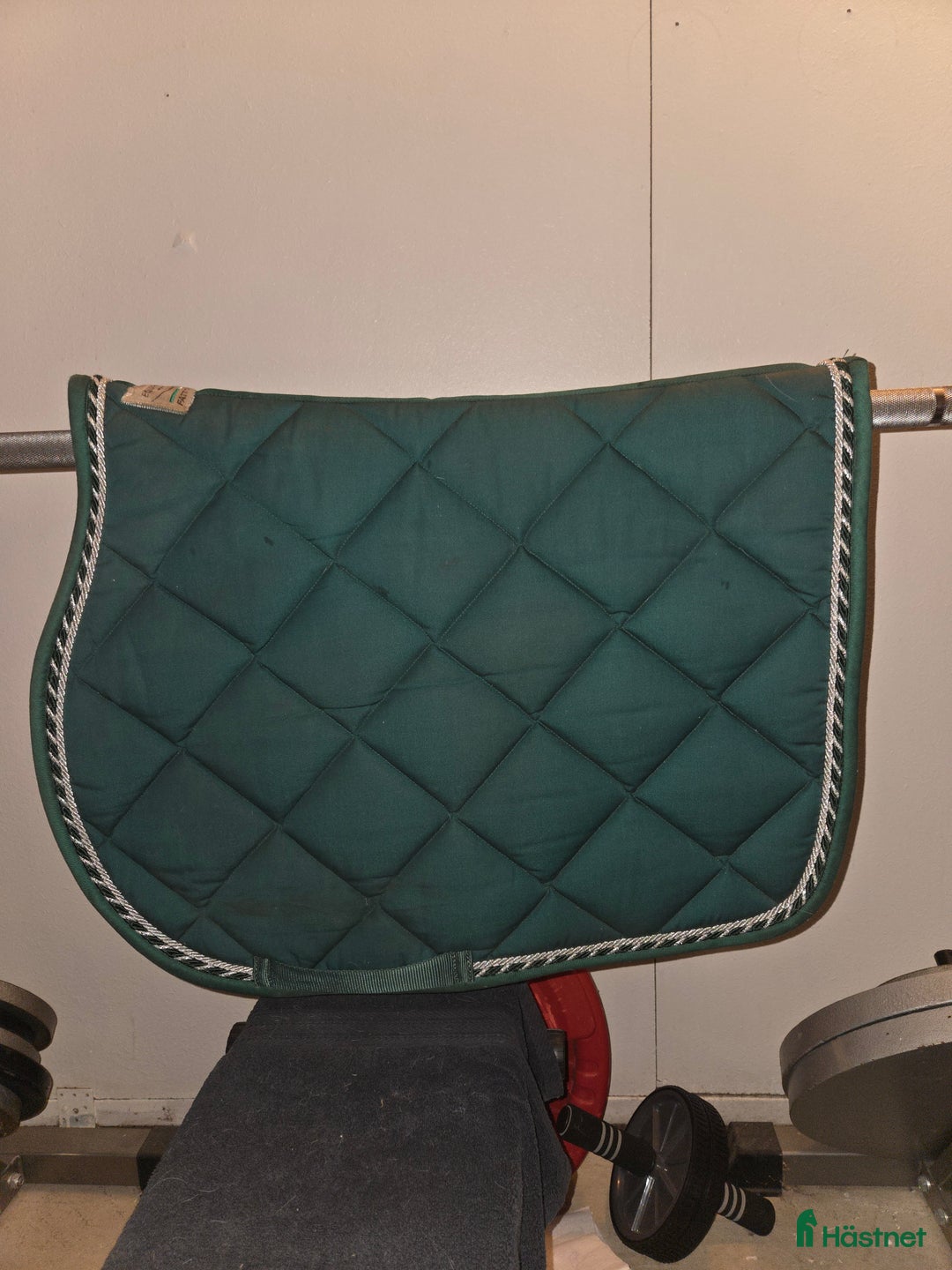 Schabrak & Vojlockar hästutrustning till salu: Grönt hoppschabrak i Vintrosa - Annons 1