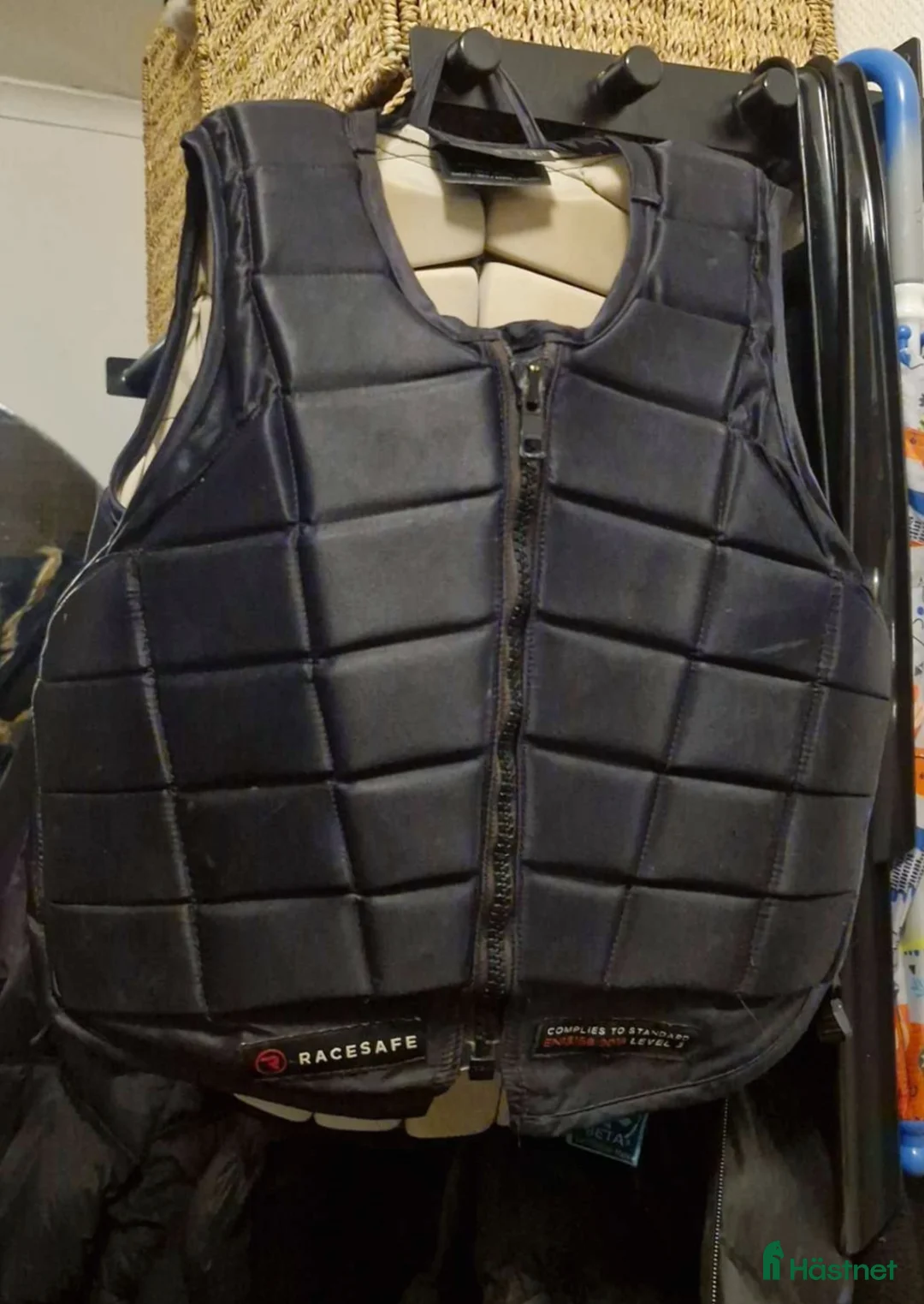 Säkerhetsvästar ryttarutrustning till salu: Racesafe barn stl L/Long  - Annons 1
