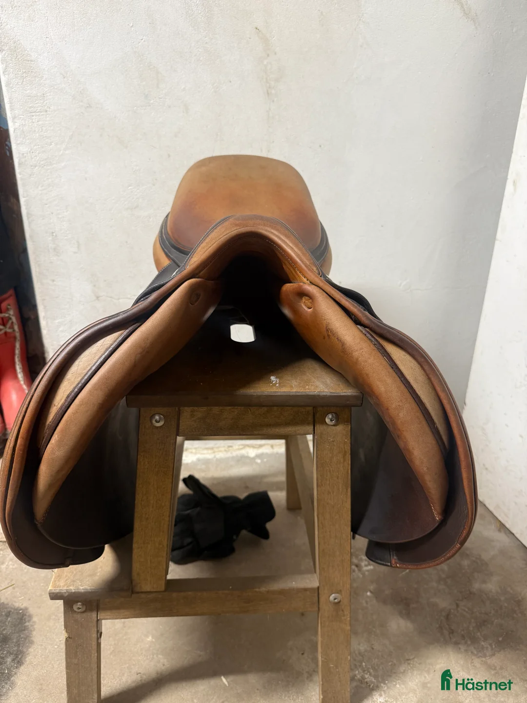 Sadlar hästutrustning till salu: Butet hoppsadel 17”, brun i Trollhättan - Annons 3