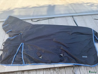 Täcken hästutrustning till salu: Glasgow utetäcke med fast hals i Åkarp - Annons 3