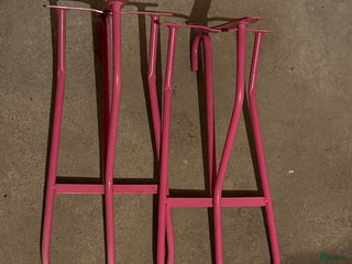 Stallinredning, stängsel & gård övrig utrustning till salu: Rosa hängare i Reftele - Annons 1