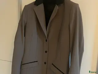 Jackor & Kavajer ryttarutrustning till salu: Tävlingskavaj - Annons 8