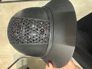 Hjälmar ryttarutrustning till salu: Sp 8 leatherlook i Kungsbacka - Annons 1