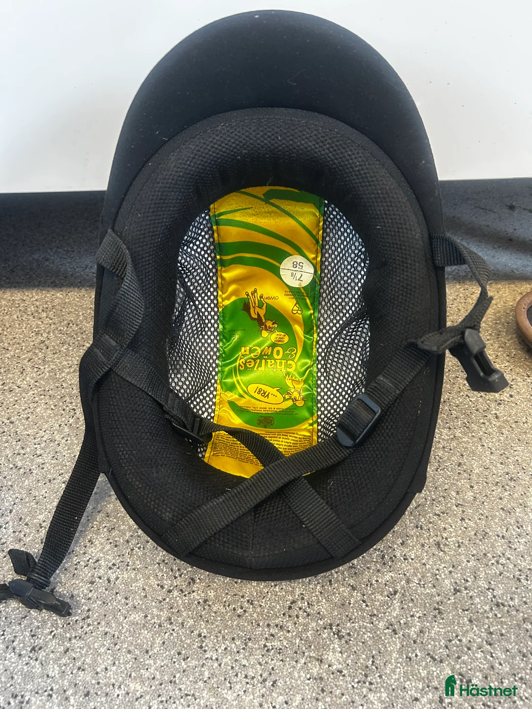 Hjälmar ryttarutrustning till salu: Ridhjälm Charles Owen, tävlingskavaj GPA, Equipage i Enköping - Annons 4