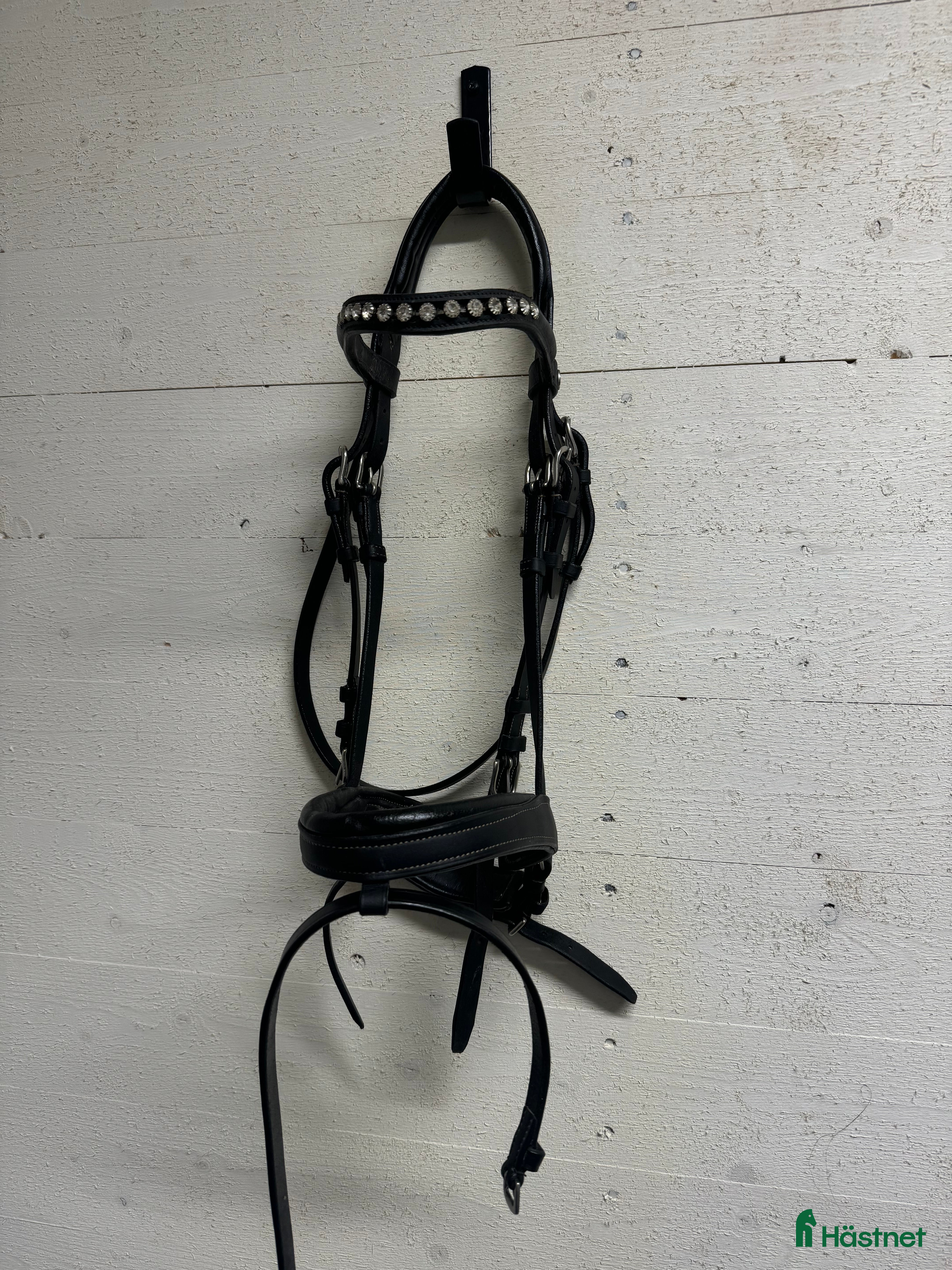 Träns hästutrustning till salu: Svart träns i Ullånger - Annons 4