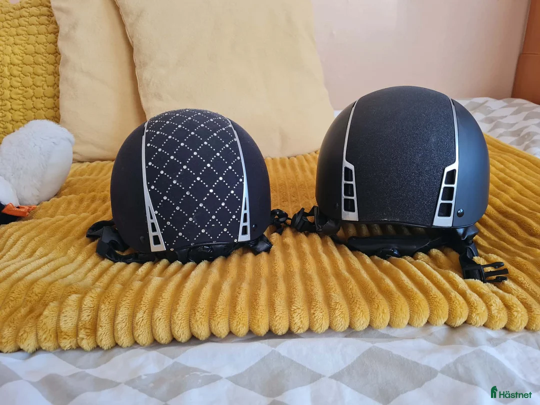 Hjälmar ryttarutrustning till salu: Snygga och praktiska ridhjälmar. - Annons 2