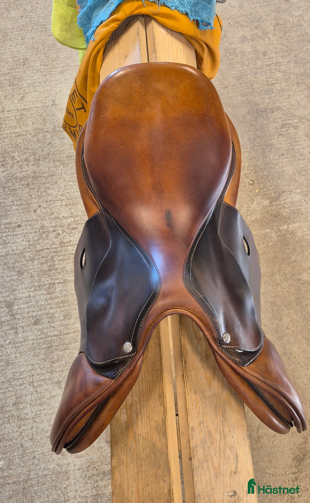 Sadlar hästutrustning till salu: Fin bute hoppsadel i Nyköping - Annons 3