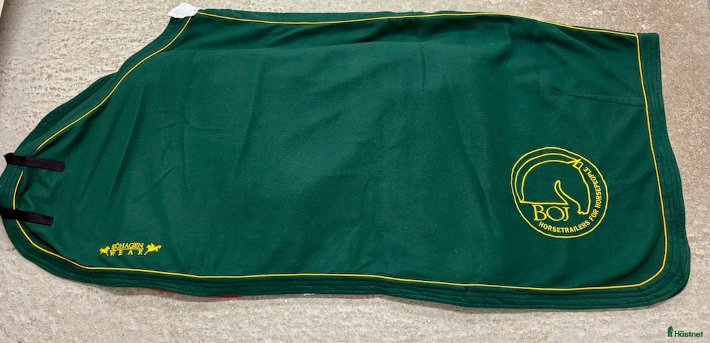 Täcken hästutrustning till salu: Fleecetäcken till ponny i Munsö - Annons 4