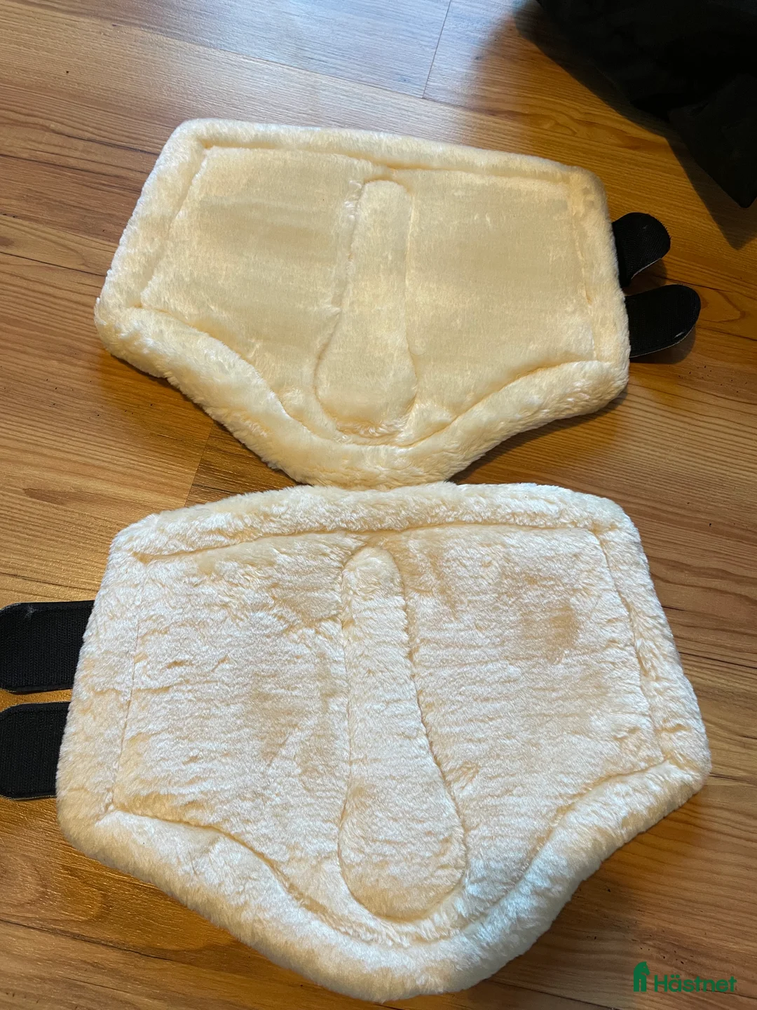 Benskydd hästutrustning till salu: Nya fluffskydd i Rättvik - Annons 3